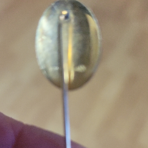 Elegant Gold Brooch Pin Set - Picture 6 of 6